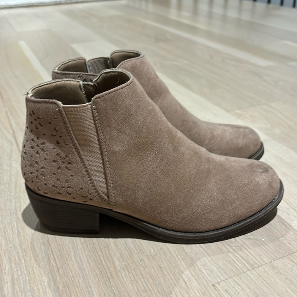 Harper Canyon girls booties